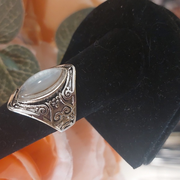 🌷Moonstone Fashion Ring with Boho Style Band (faux) - Picture 2 of 5